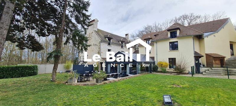 Magasins - 700 m² - 15 pièces