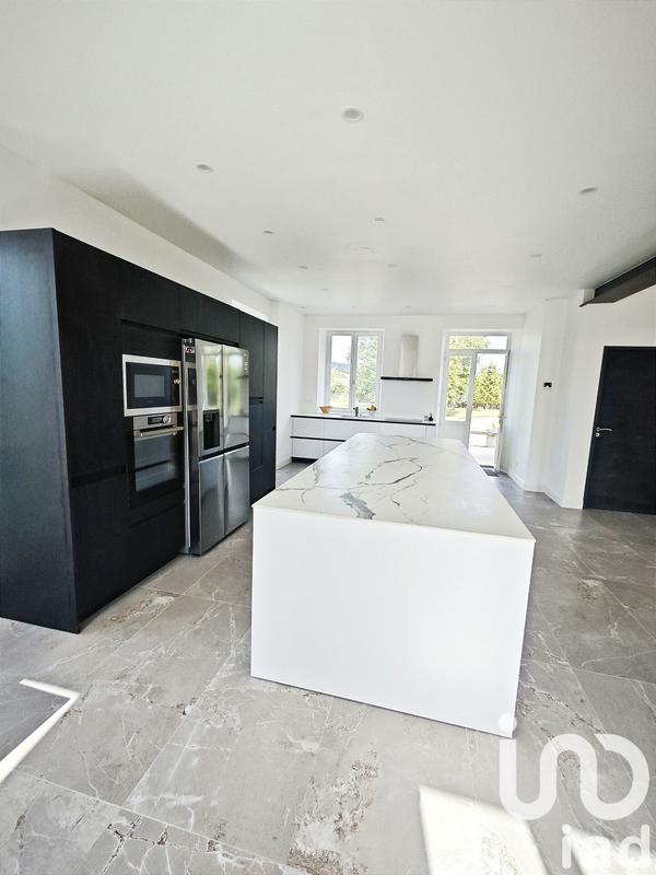 Château - 215 m² - 6 pièces