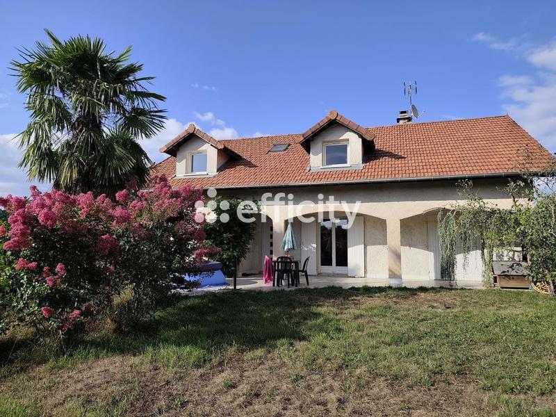 Maison - 233 m² - 7 pièces