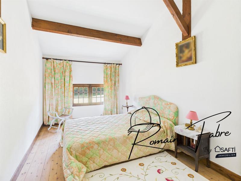 Maison - 310 m² - 12 pièces