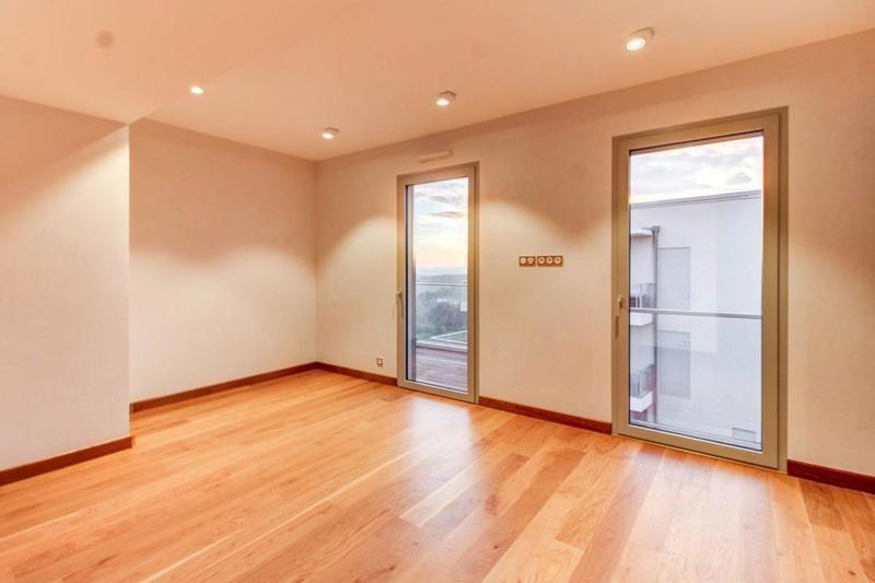 Penthouse - 99 m² - 3 pièces