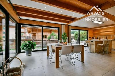 Châlet - 283 m² - 10 pièces