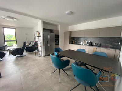 Appartement - 85 m² - 4 pièces