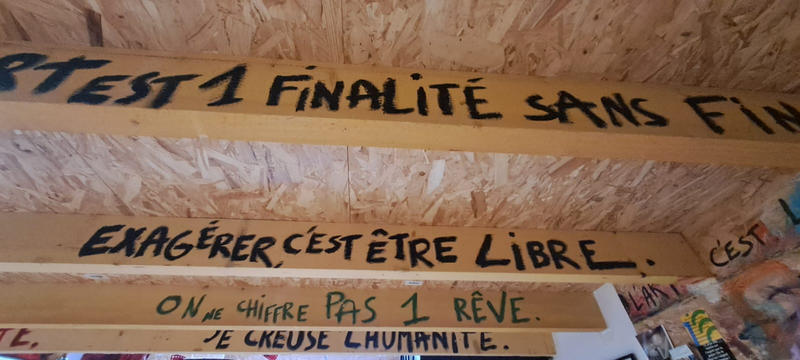 Maison - 408 m² - 3 pièces