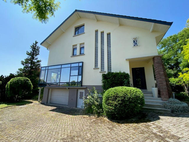 Maison - 198 m² - 7 pièces