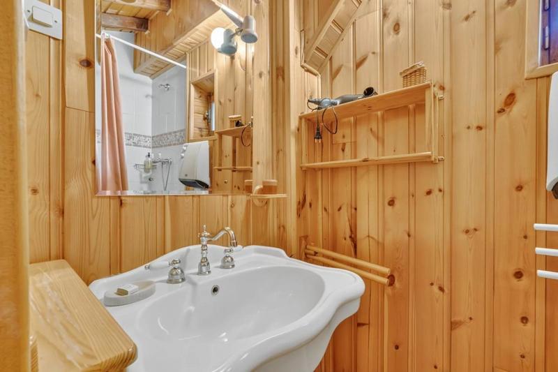 Maison chambre d'hôtes - 438 m² - 12 pièces