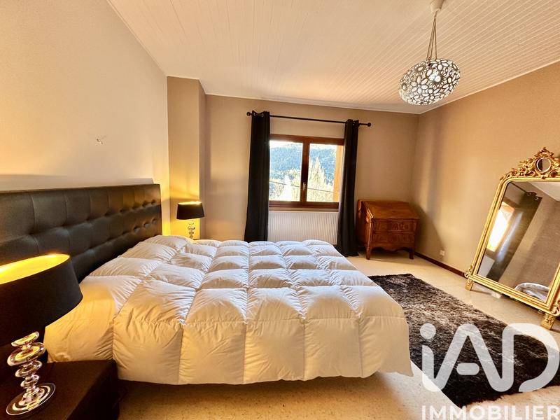 Maison - 160 m² - 7 pièces