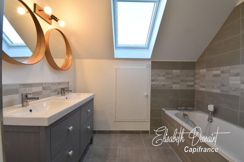 Maison - 196 m² - 7 pièces