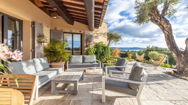 Maison - 180 m² - 5 pièces