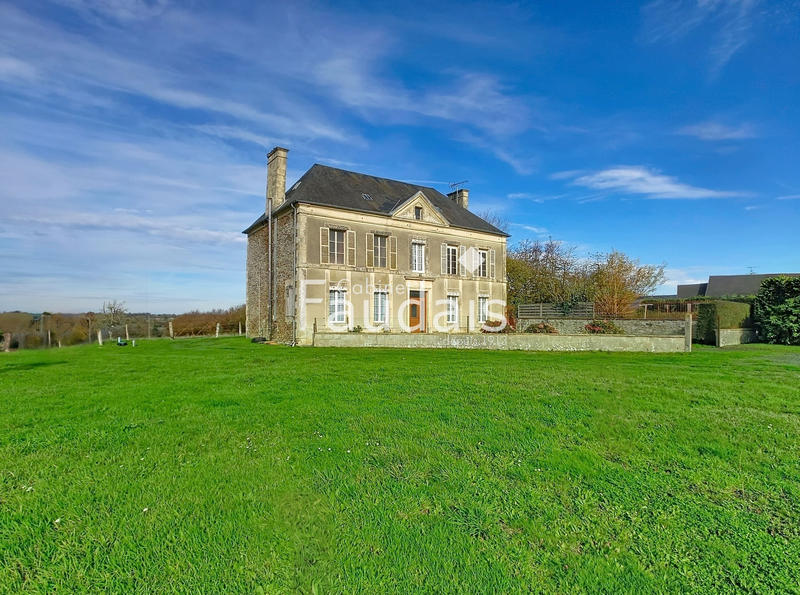 Maison - 202 m² - 11 pièces