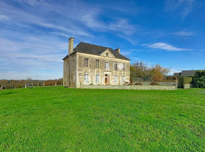 Maison - 202 m² - 11 pièces