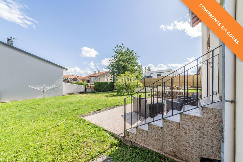 Maison - 104 m² - 4 pièces