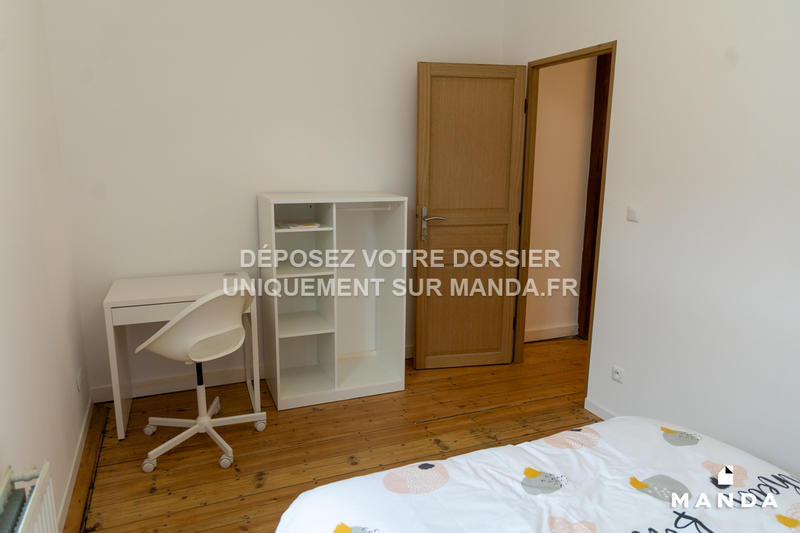 Chambre - 10 m² - 6 pièces