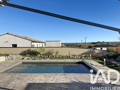 Maison - 200 m² - 8 pièces