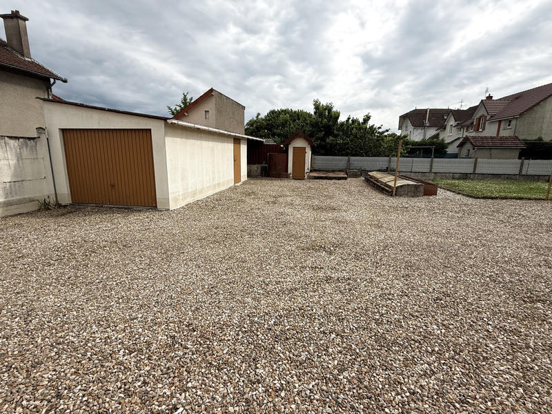 Maison - 127 m² - 8 pièces