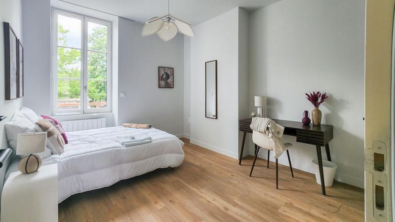 Maison ancienne - 243 m² - 12 pièces