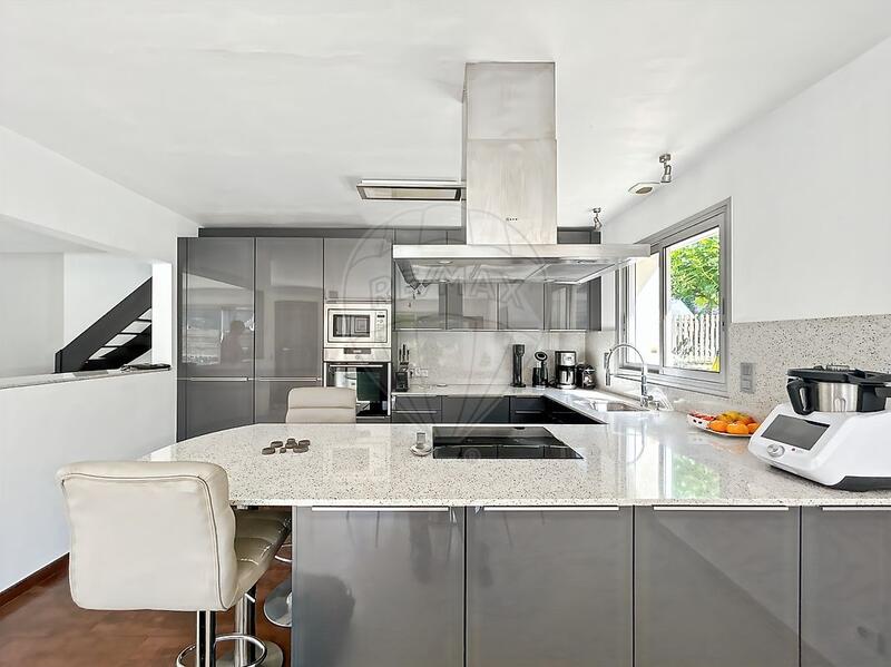 Maison - 180 m² - 7 pièces