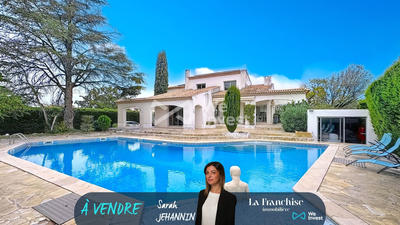 Maison - 230 m² - 5 pièces