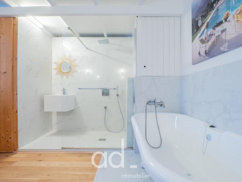 Maison contemporaine - 253 m² - 6 pièces