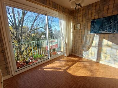 Appartement - 93 m² - 4 pièces