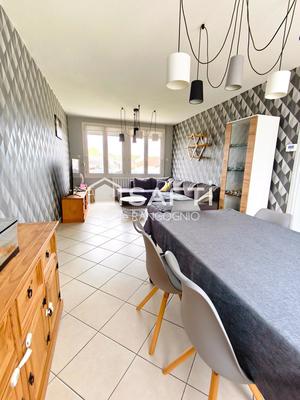 Maison - 93 m² - 5 pièces