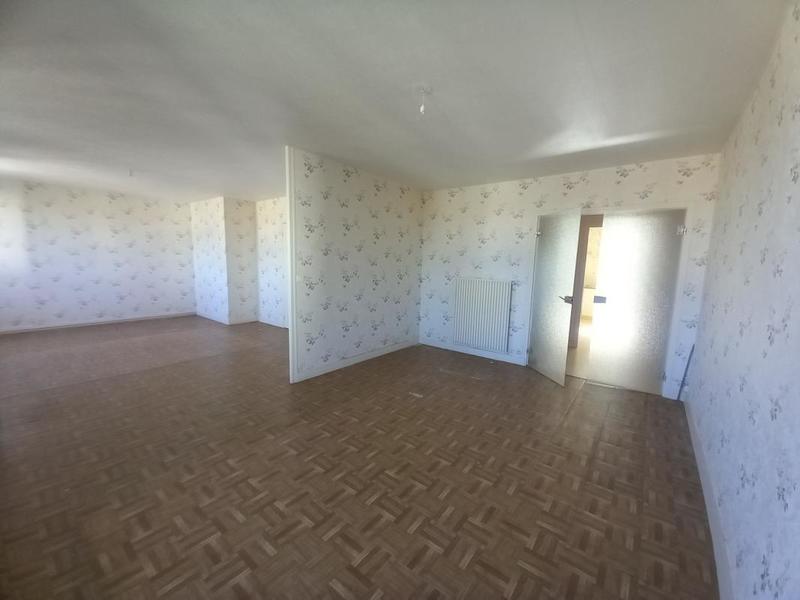 Appartement - 90 m² - 5 pièces