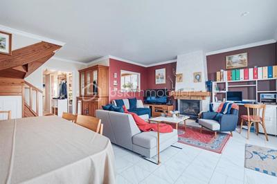 Maison - 93 m² - 5 pièces