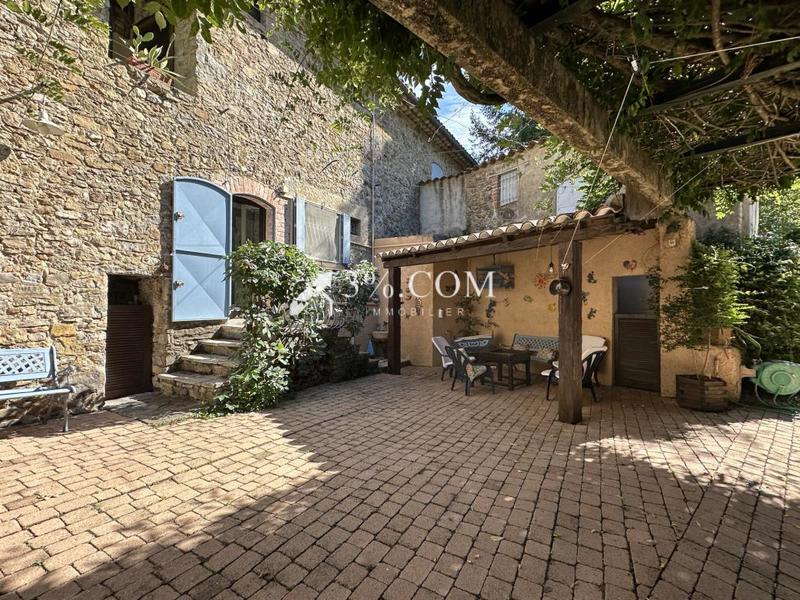 Mas - 242 m² - 9 pièces