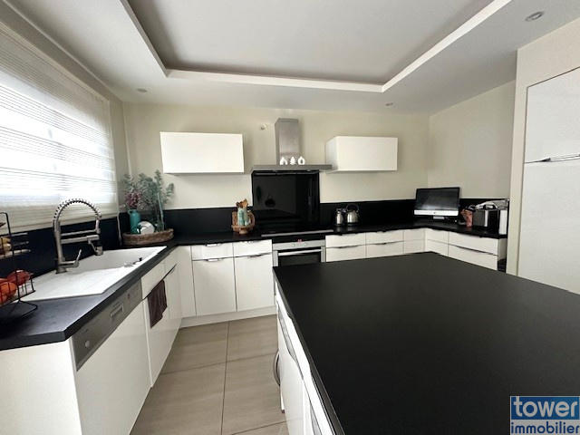 Maison - 163 m² - 6 pièces