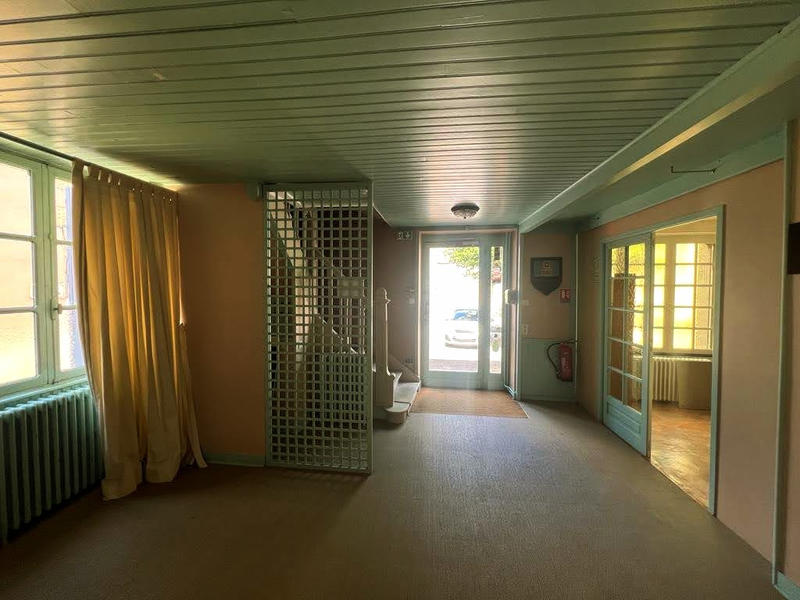 Maison - 377 m² - 12 pièces