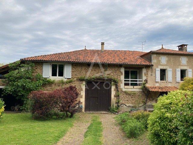 Maison - 275 m² - 6 pièces