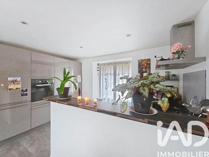 Maison - 147 m² - 9 pièces