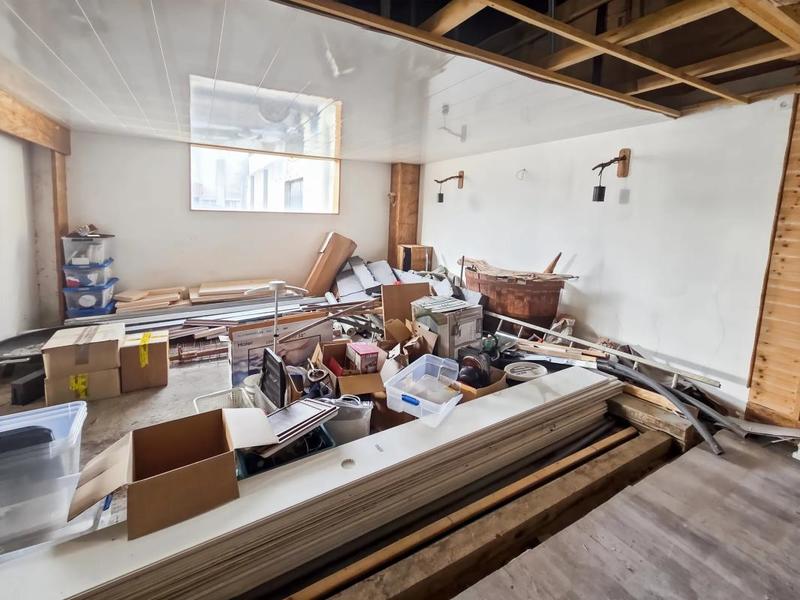 Maison - 200 m² - 1 pièce