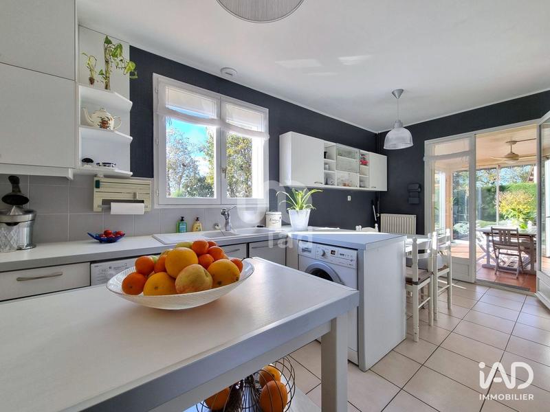 Maison - 235 m² - 8 pièces