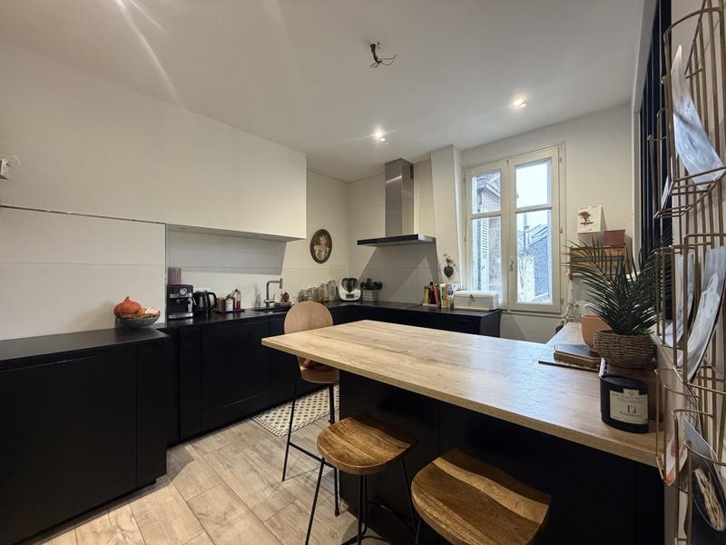 Appartement - 184 m² - 7 pièces