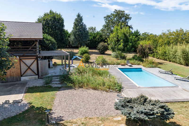 Maison - 280 m² - 7 pièces