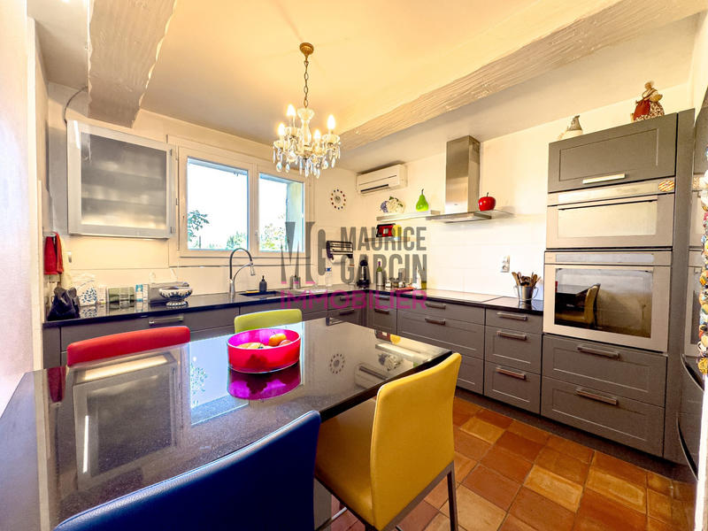 Mas - 271 m² - 6 pièces