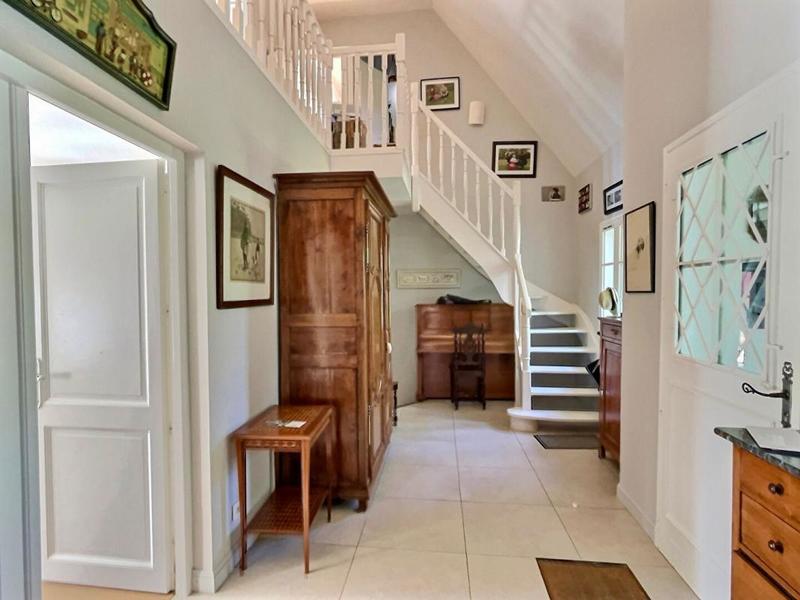 Maison - 235 m² - 8 pièces