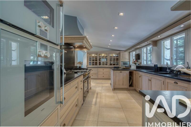 Maison - 500 m² - 13 pièces