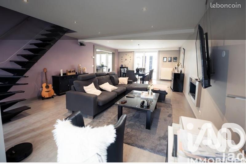 Maison - 180 m² - 7 pièces