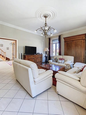 Maison - 185 m² - 8 pièces