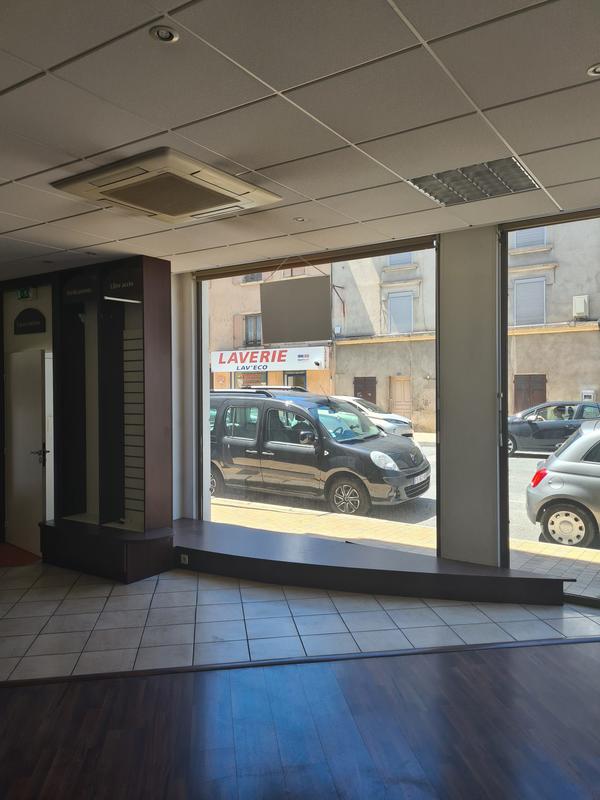 Local commercial - 155 m² - 3 pièces