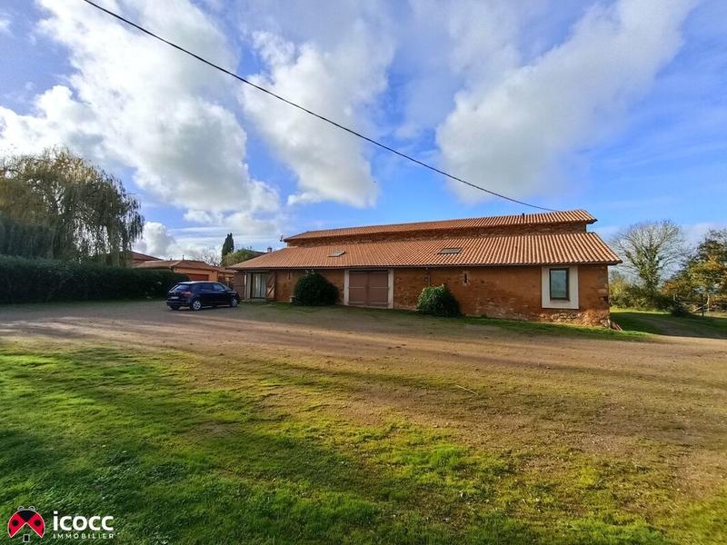 Maison - 477 m² - 21 pièces