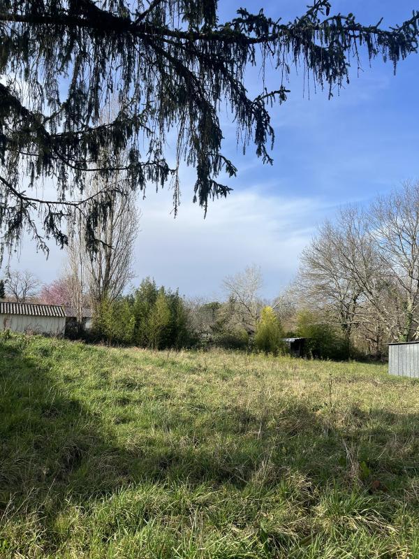 Terrain constructible - 727 m²