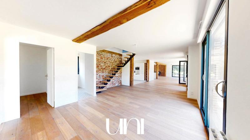 Maison - 205 m² - 7 pièces