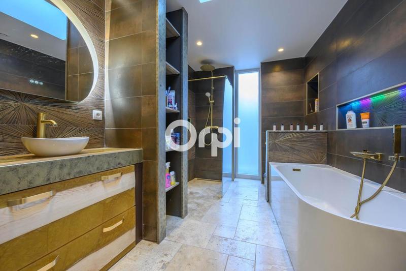 Maison - 179 m² - 6 pièces