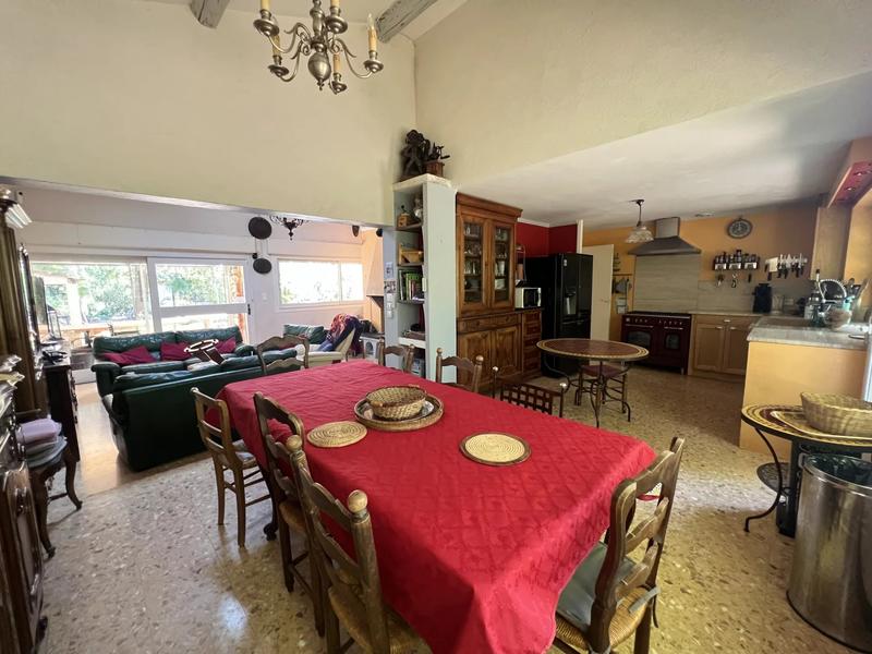 Villa - 200 m² - 8 pièces