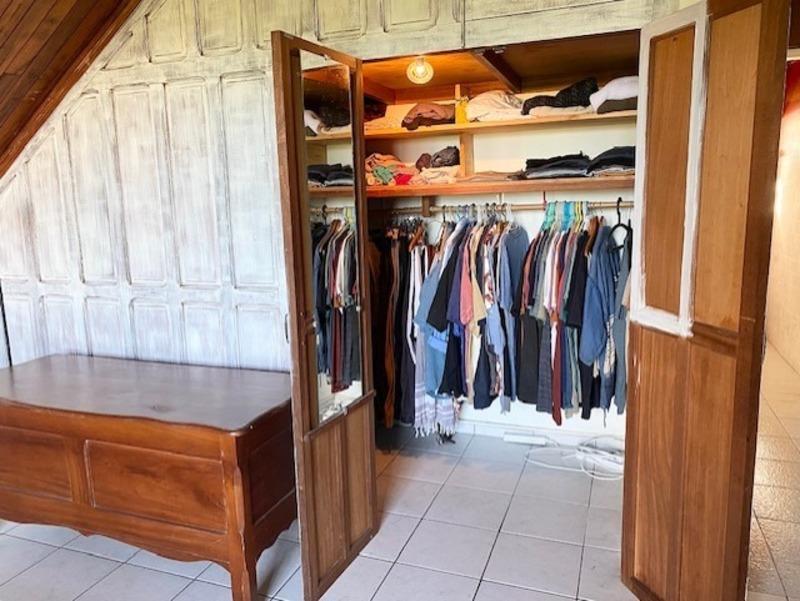 Maison - 220 m² - 9 pièces