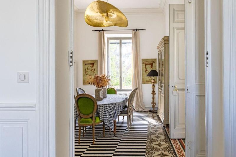 Maison - 233 m² - 8 pièces