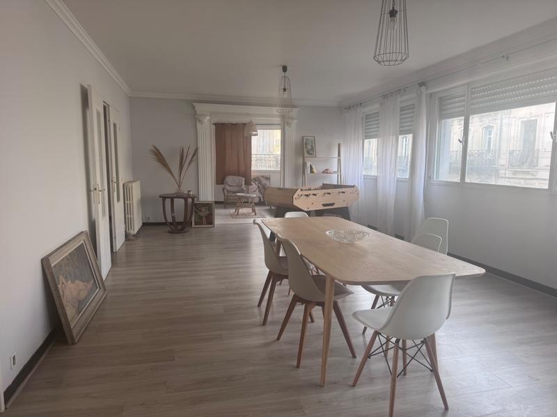 Appartement - 182 m² - 6 pièces